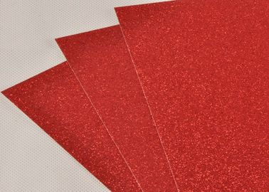 中国 300gsm赤いきらめきを飾って結婚の招待のための0.5mmの厚さを壁紙を張って下さい サプライヤー